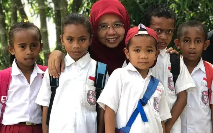 Membangun Budaya Literasi yang Bermakna di Sekolah: Catatan Reflektif dari Bu Endah Widyawati